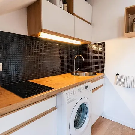 Cosy Loft Near Station Apartment *
