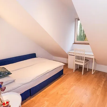 Cosy Loft Near Station