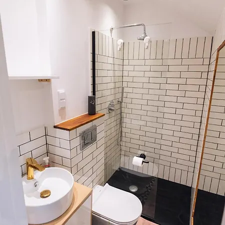 Cosy Loft Near Station *